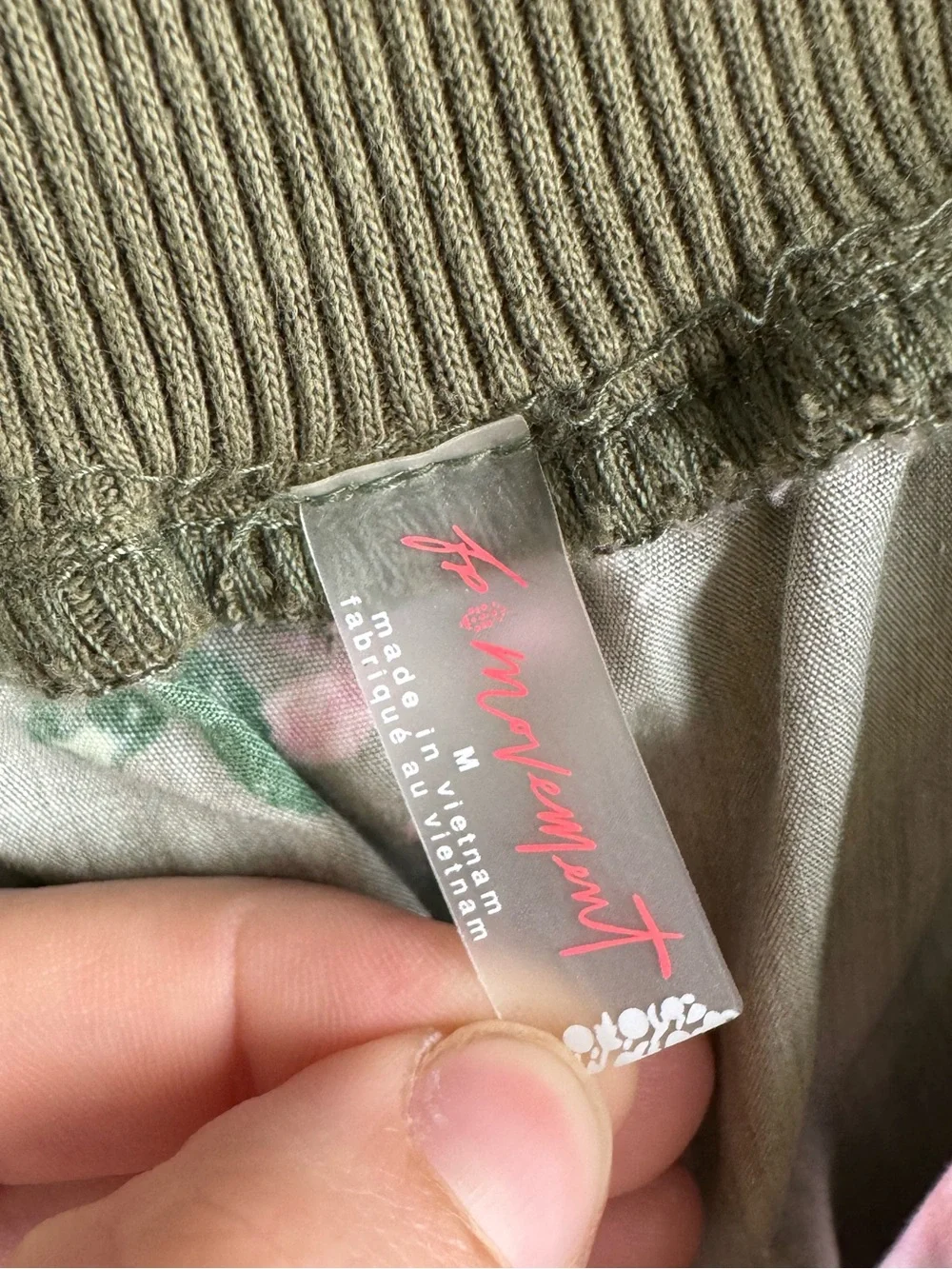 Free People Movement Mesmerize Me Printed Cargo Pants Olive Joggers Size M - Picture 6 of 10